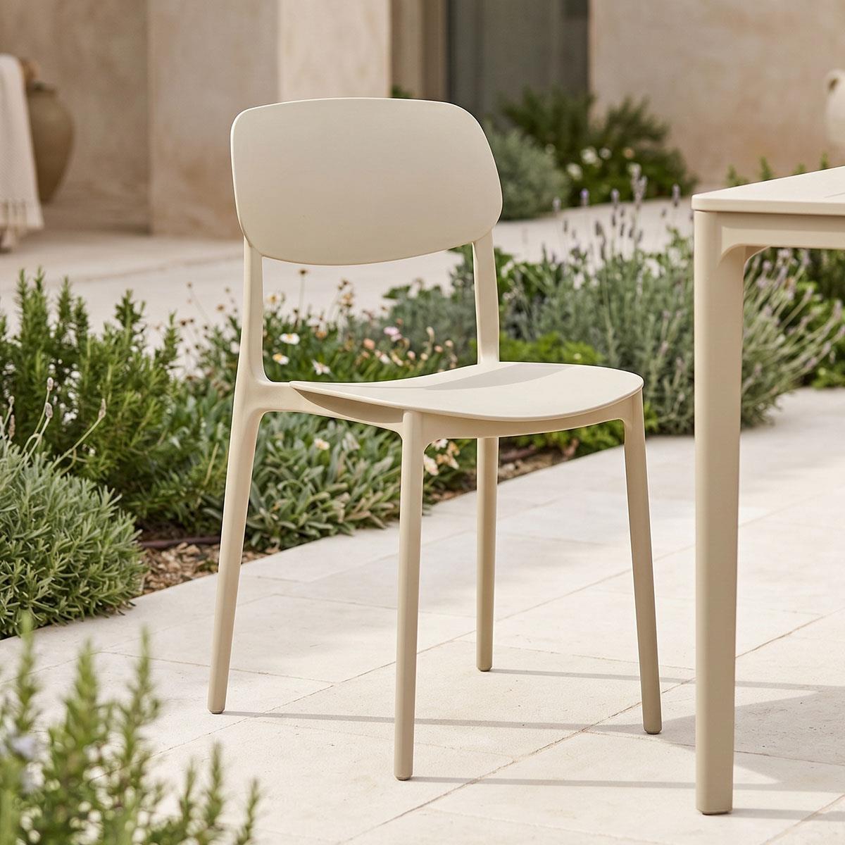 Καρέκλα Berdian στοιβαζόμενη pp σε cappuccino απόχρωση 38x49x79εκ